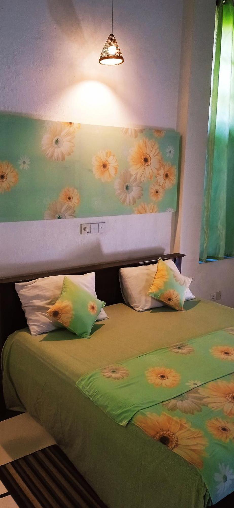 Nilas Guesthouse Хиккадува Экстерьер фото