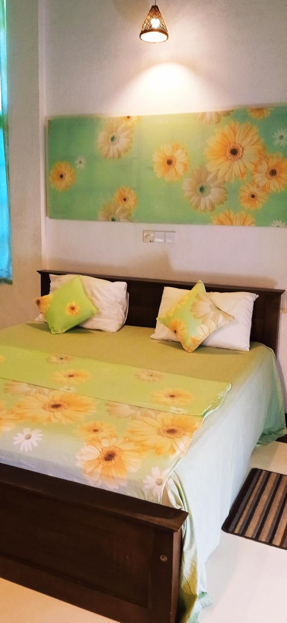 Nilas Guesthouse Хиккадува Экстерьер фото