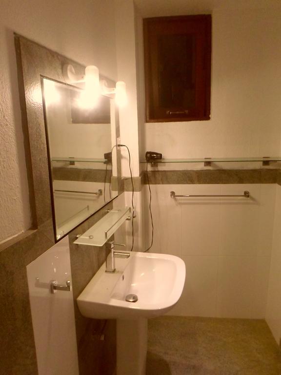 Nilas Guesthouse Хиккадува Номер фото