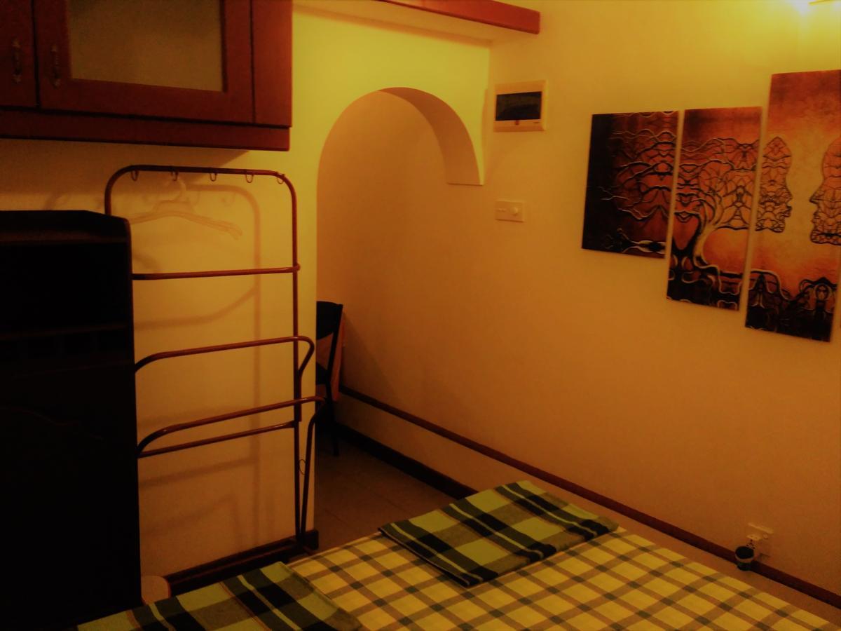 Nilas Guesthouse Хиккадува Экстерьер фото