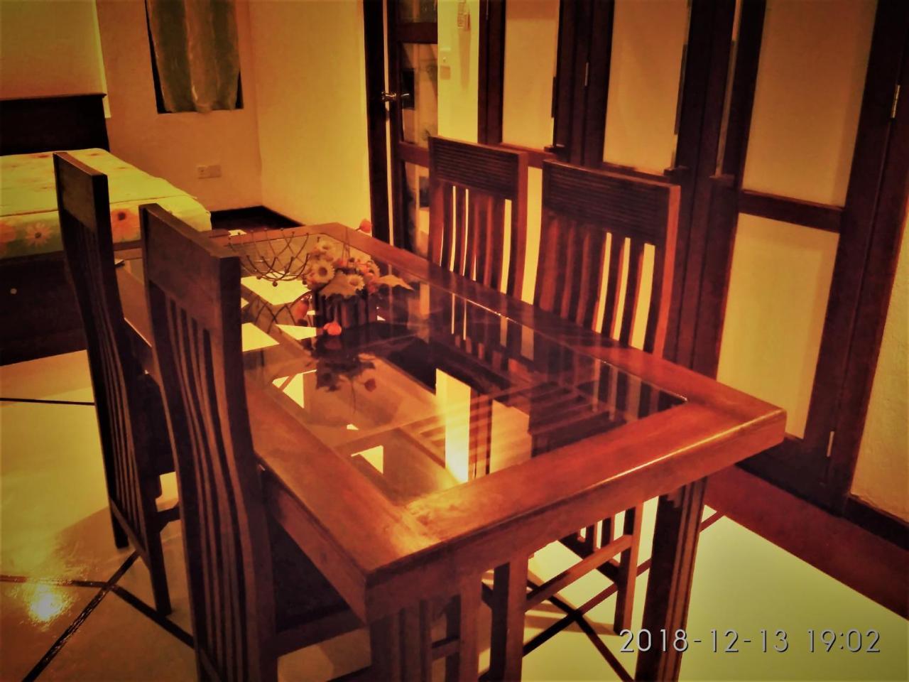 Nilas Guesthouse Хиккадува Экстерьер фото